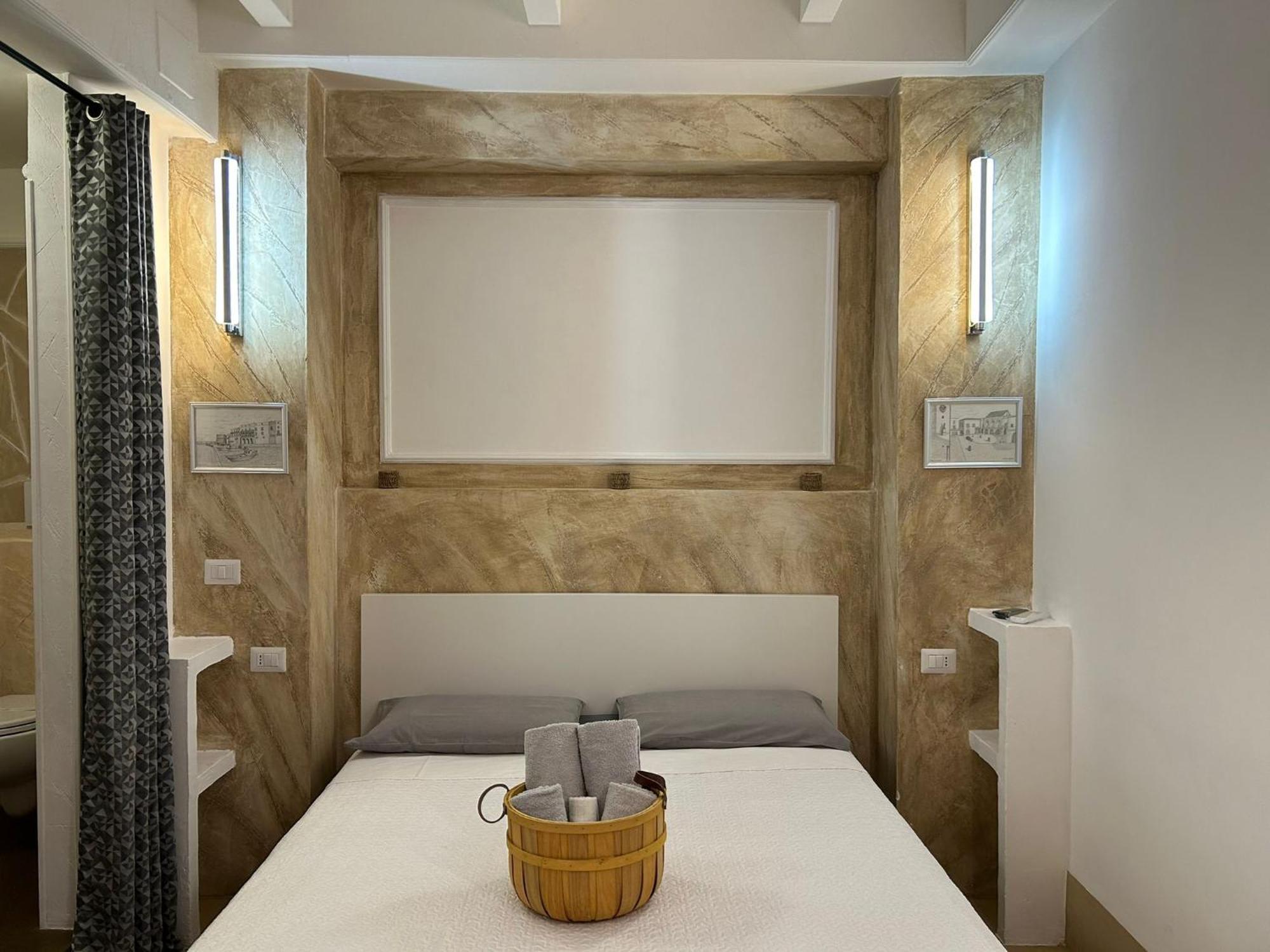 A Chese De Menople By Sthey Apartment